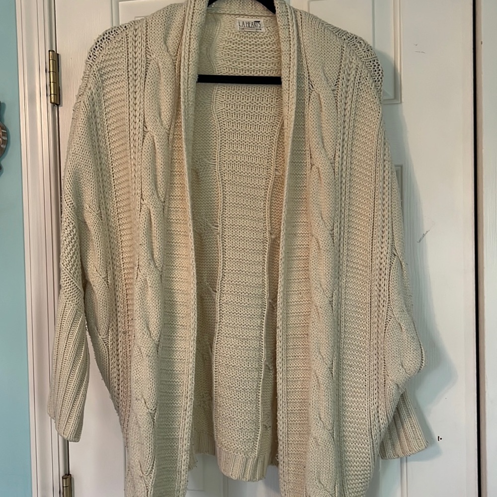 comfy beige batwing cardigan / la hearts